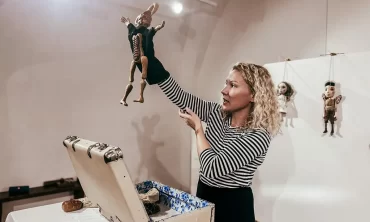 Igriva in iskriva delavnica lutk s Petro Kavaš