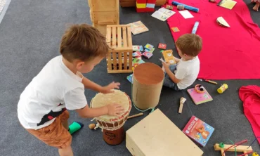 Bobni takšni in drugačni s Simonom Škrlecem